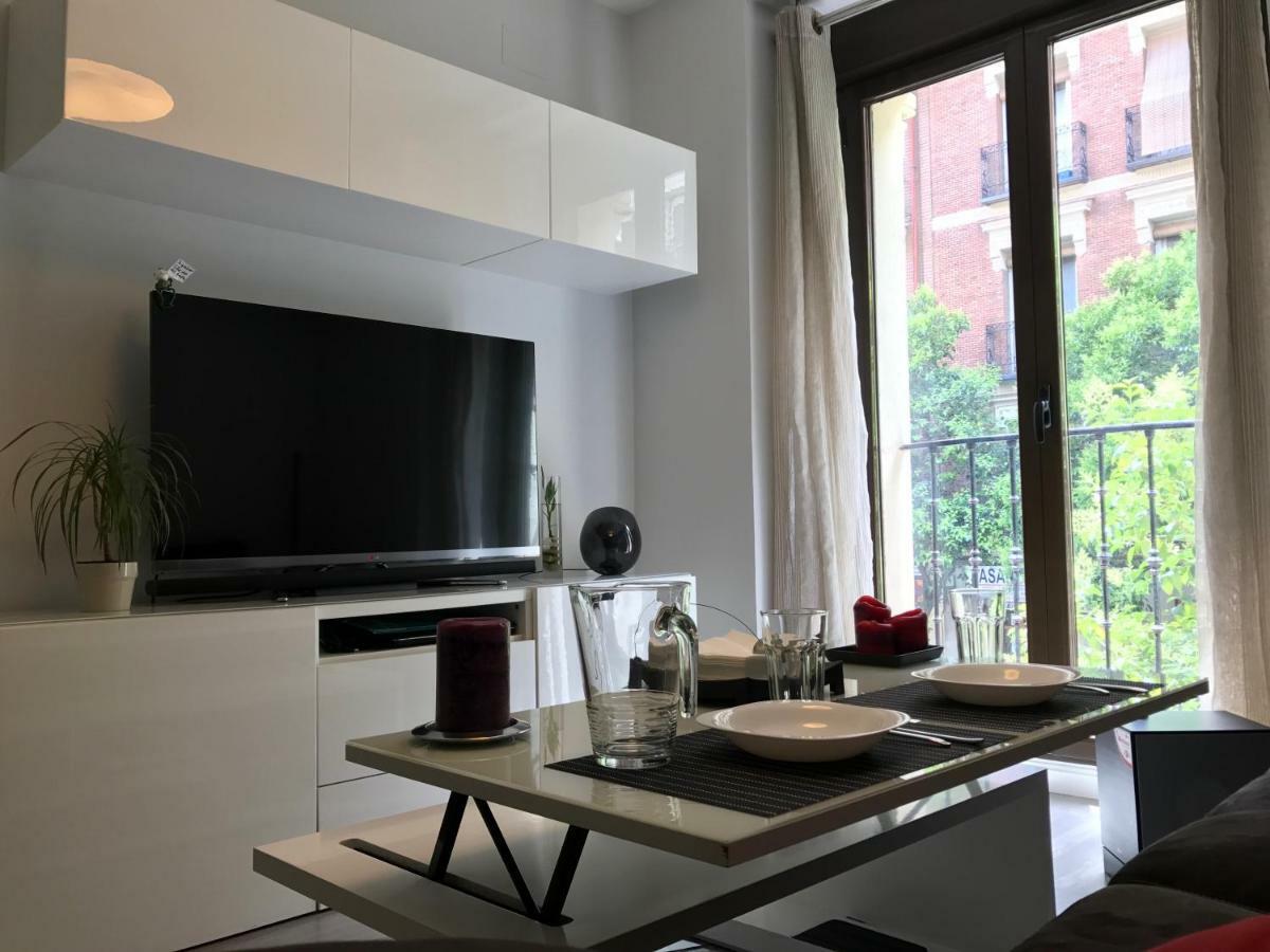 Moderno Apart Centro Мадрид Екстериор снимка