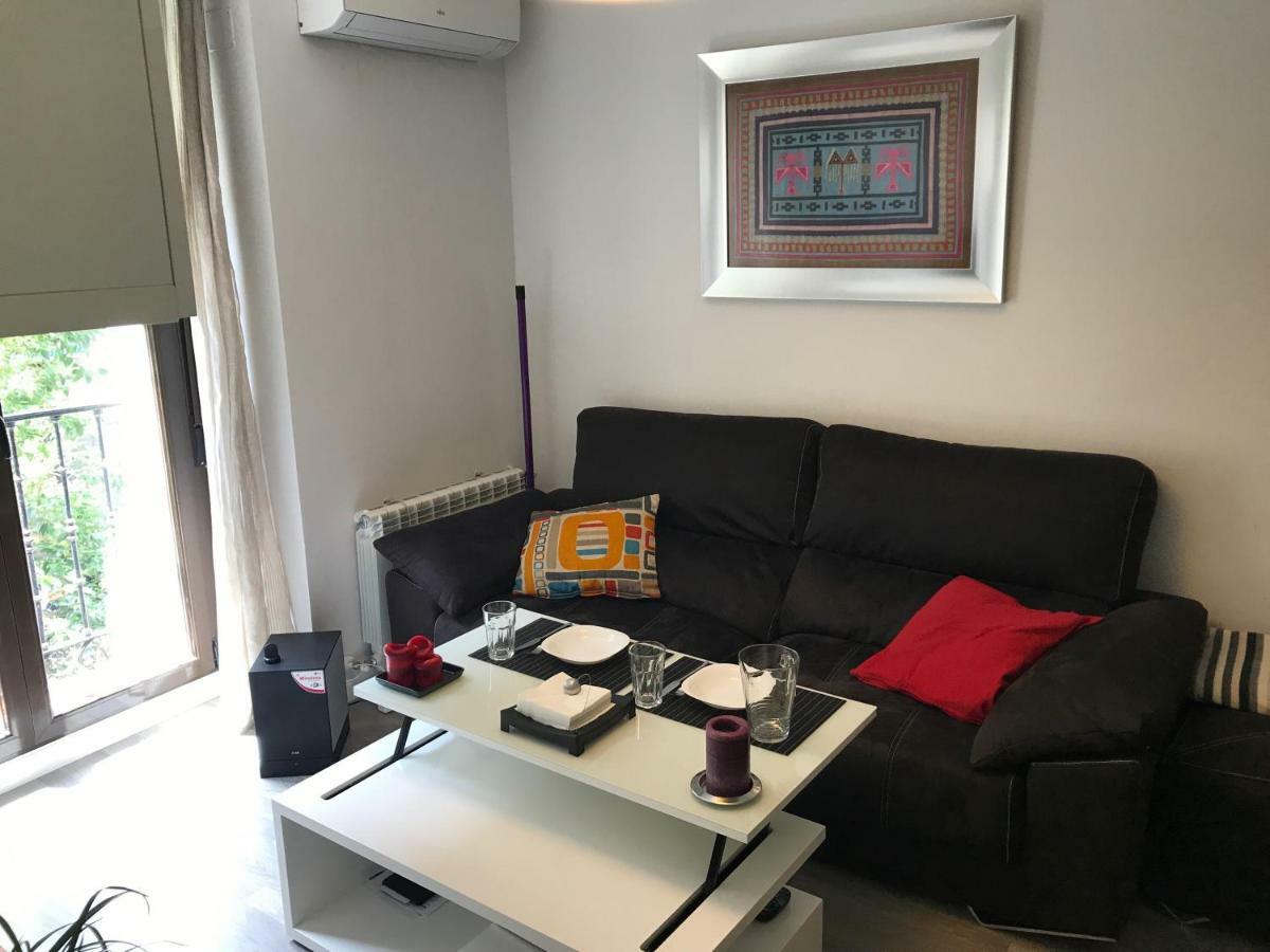 Moderno Apart Centro Мадрид Екстериор снимка